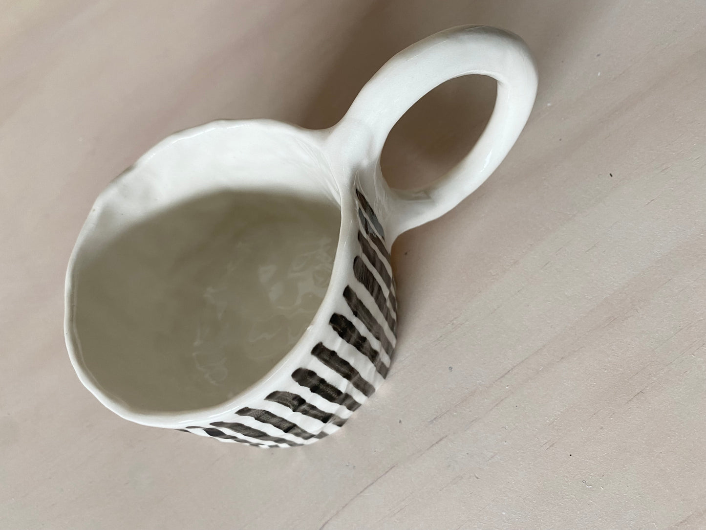 Thin stripe mug