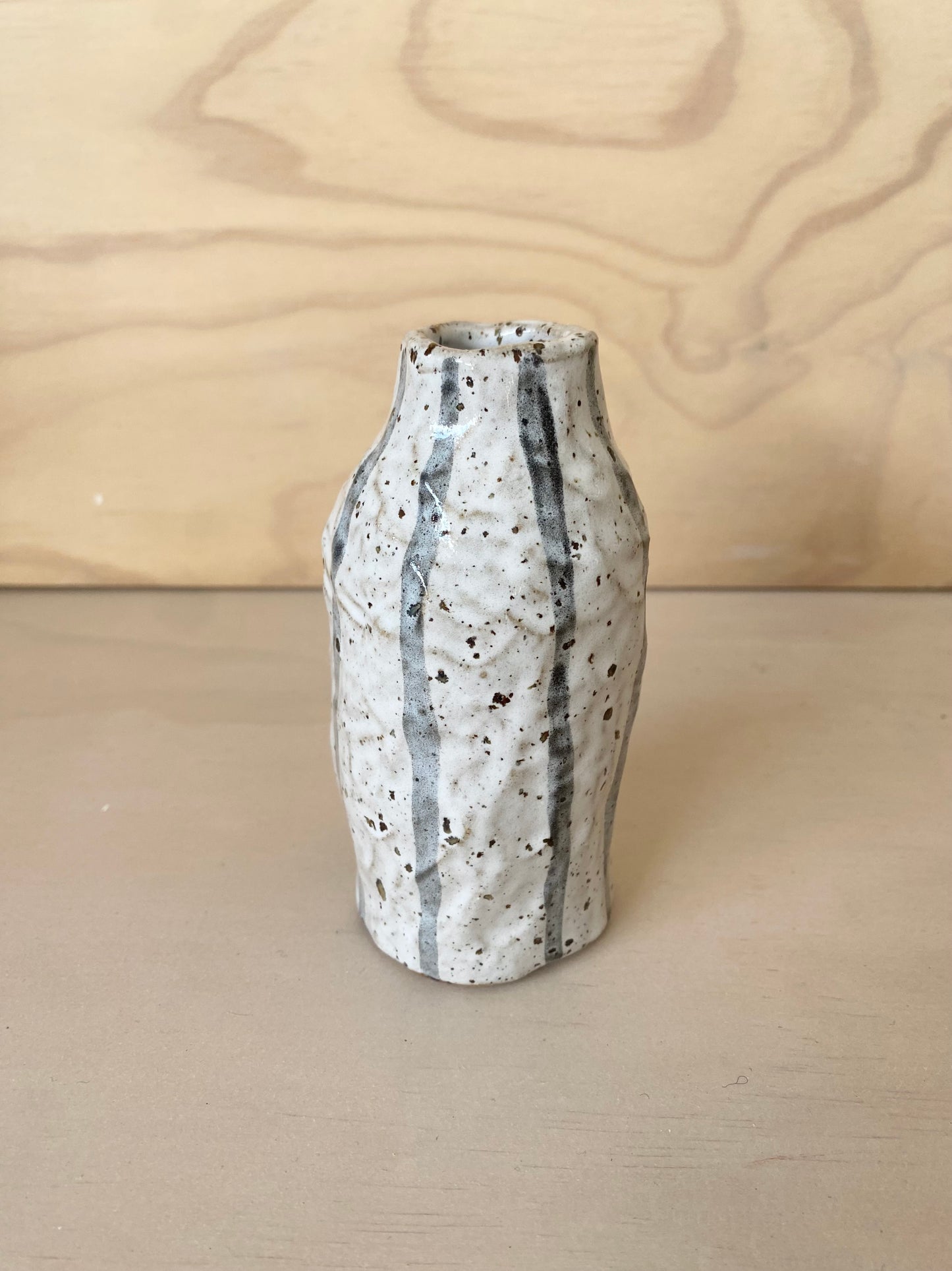 Speckled bud vase - thin stripe