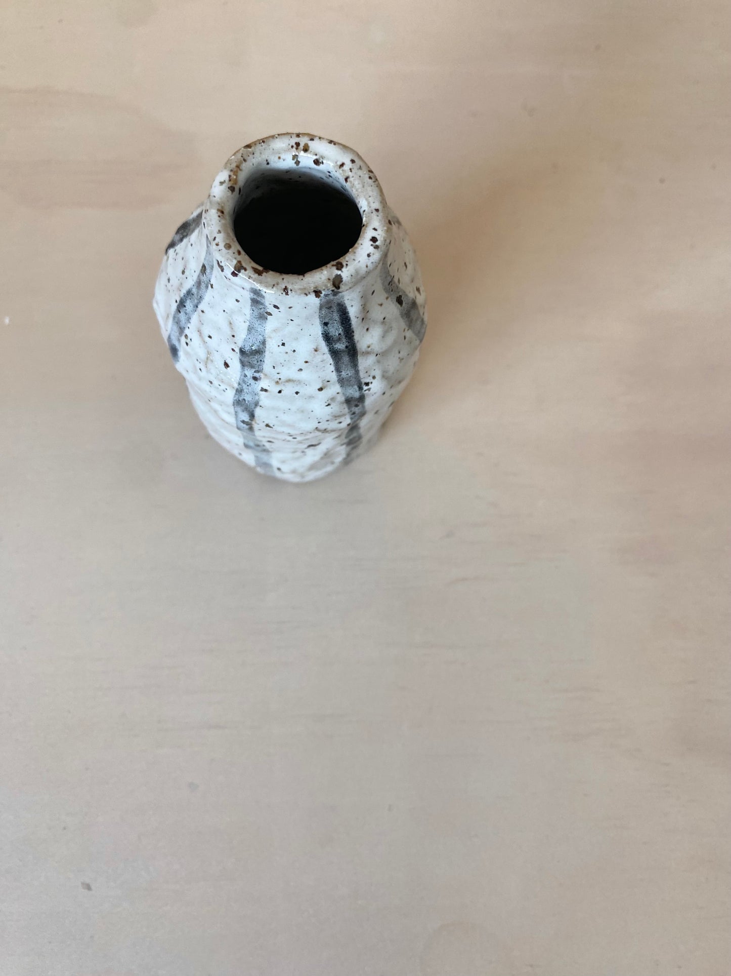 Speckled bud vase - thin stripe