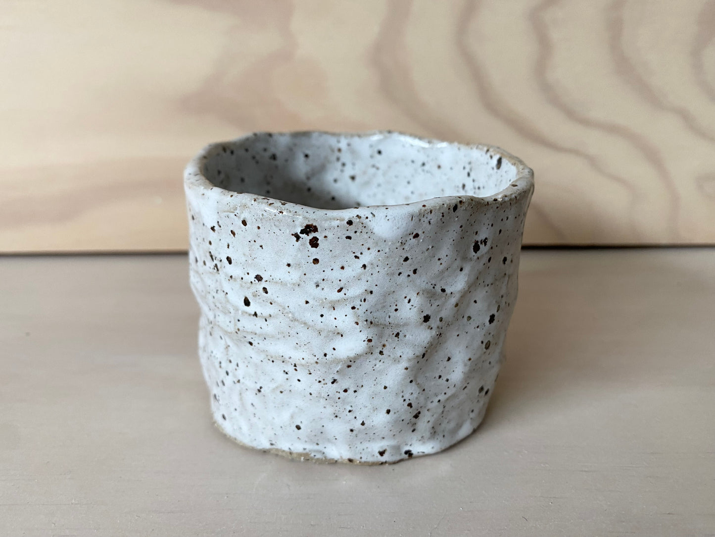 Speckled white planter