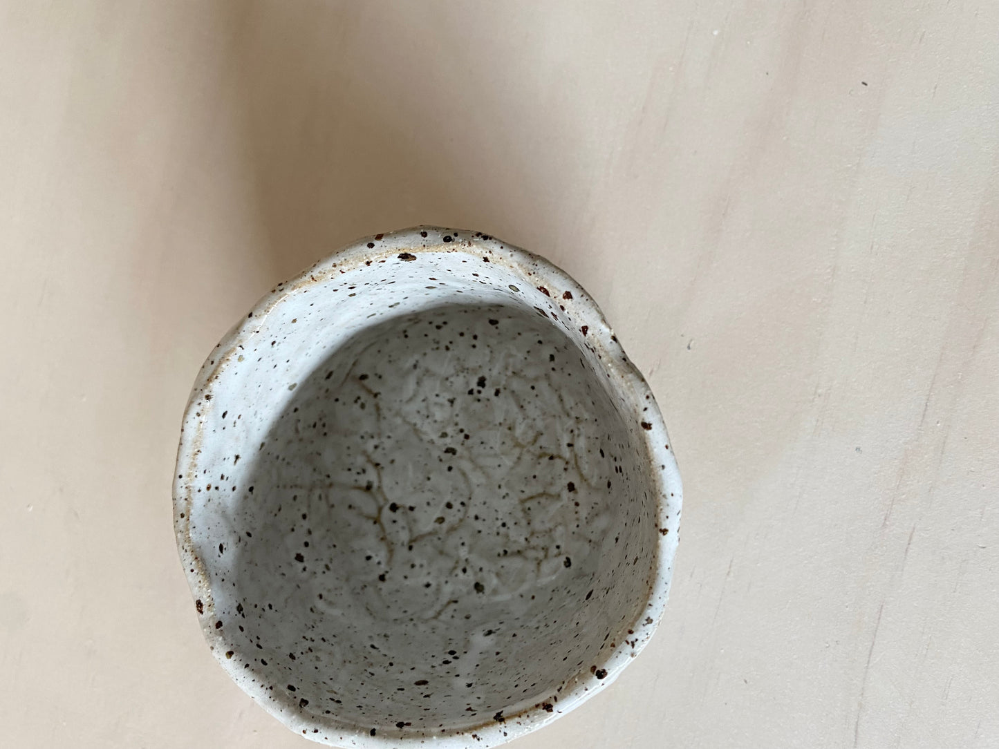 Speckled white planter